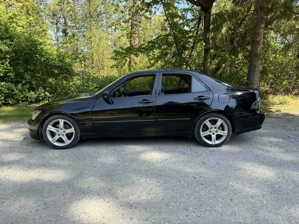 2004 Lexus IS 1st Gen - Image 2 of 16