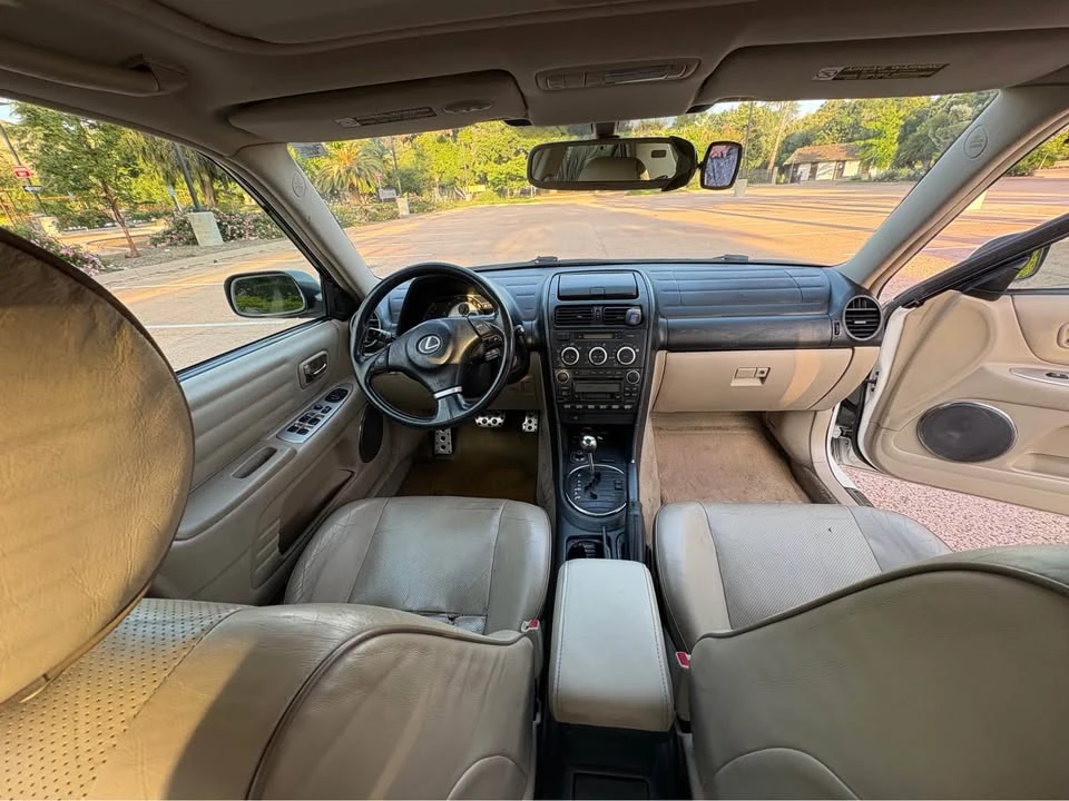 2004 Lexus IS 1st Gen - Image 16 of 19