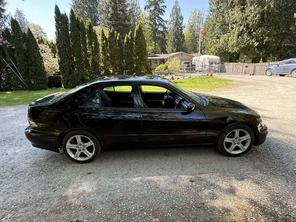2004 Lexus IS 1st Gen - Image 5 of 16