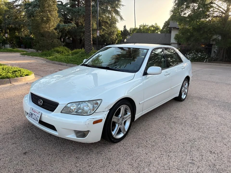 2004 Lexus IS 1st Gen - Image 9 of 19