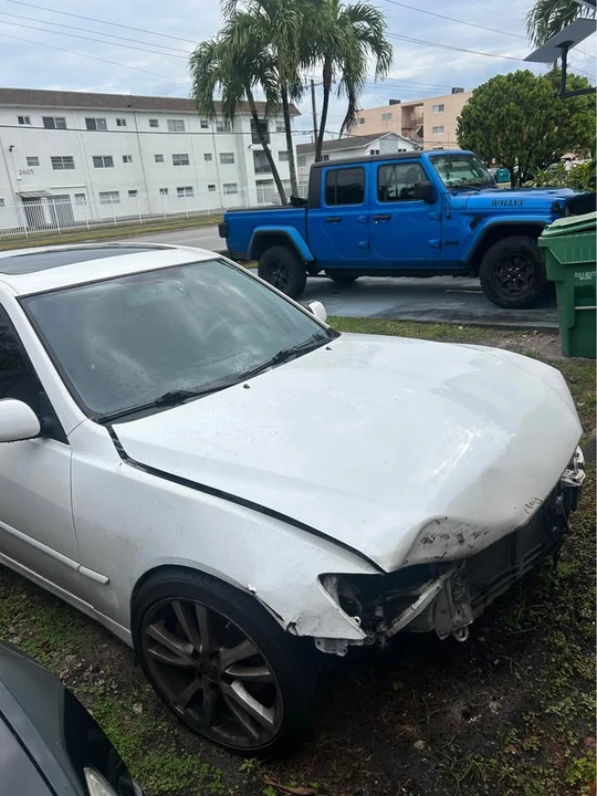 2004 Lexus IS 1st Gen - Image 3 of 11