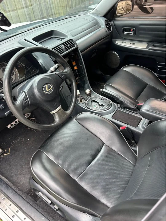 2004 Lexus IS 1st Gen - Image 9 of 11