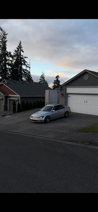 2004 Lexus IS 1st Gen - Image 5 of 8