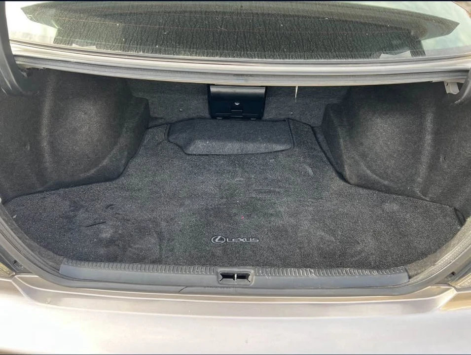 2004 Lexus IS 1st Gen - Image 7 of 9