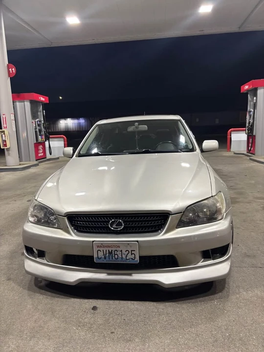 2004 Lexus IS 1st Gen - Image 6 of 11