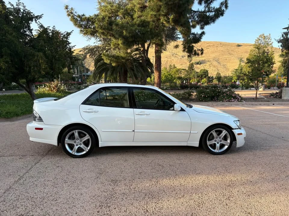 2004 Lexus IS 1st Gen - Image 6 of 19