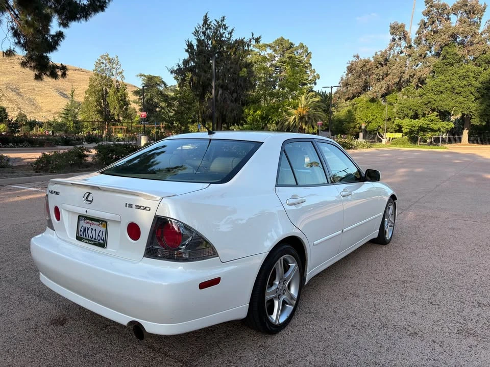2004 Lexus IS 1st Gen - Image 4 of 19