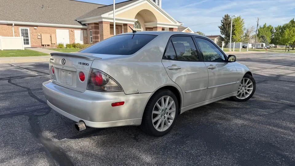2004 Lexus IS 1st Gen - Image 4 of 19