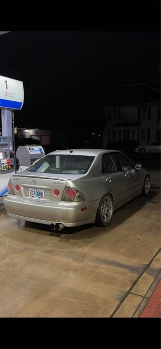 2004 Lexus IS 1st Gen - Image 4 of 8