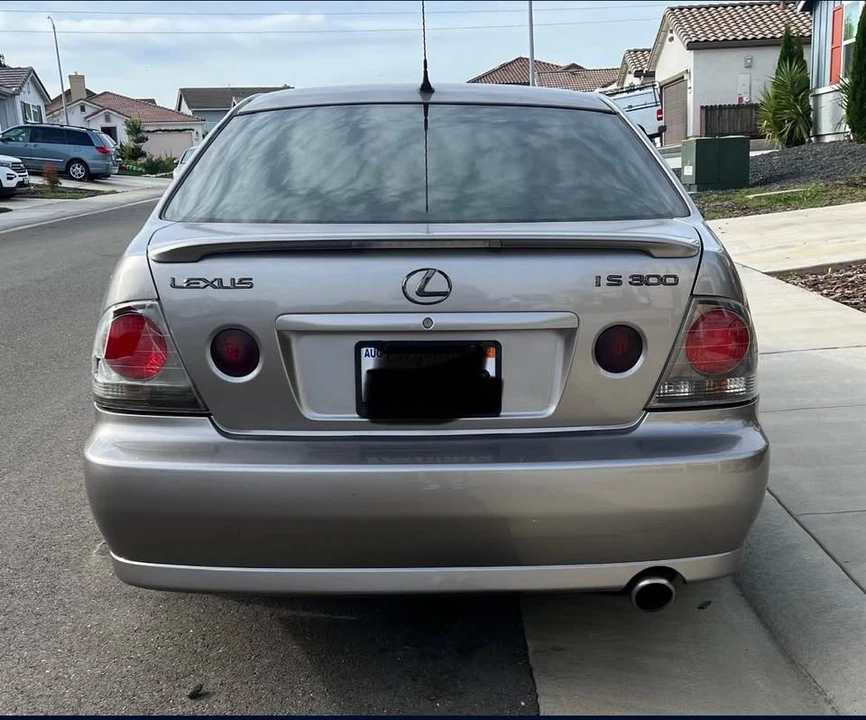 2004 Lexus IS 1st Gen - Image 2 of 9