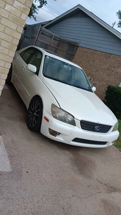 2004 Lexus IS 1st Gen - Image 9 of 10