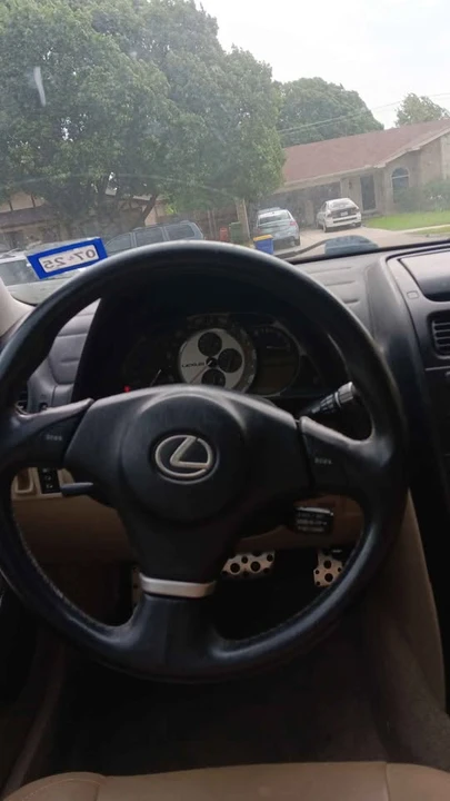 2004 Lexus IS 1st Gen - Image 8 of 10