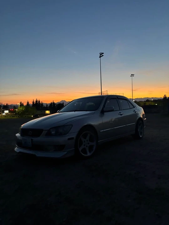 2004 Lexus IS 1st Gen - Image 3 of 11