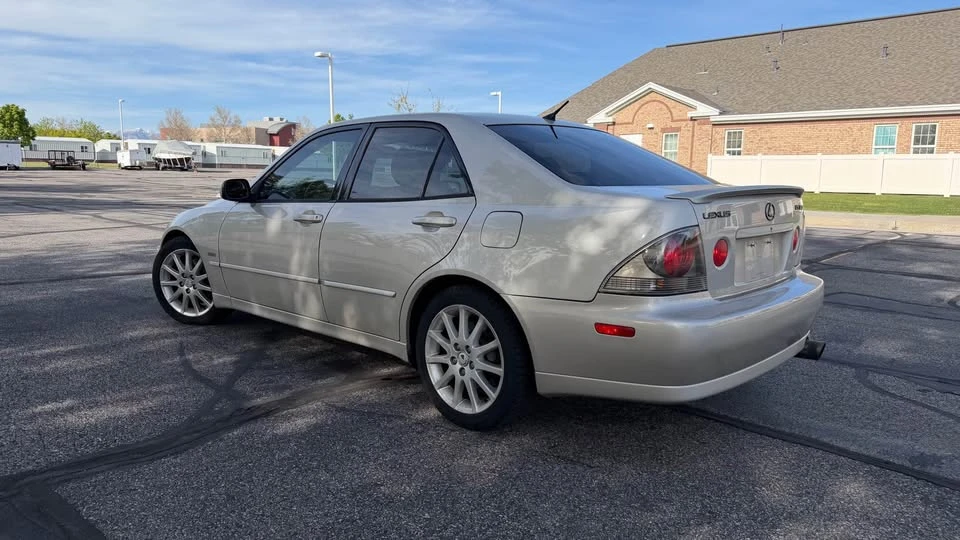 2004 Lexus IS 1st Gen - Image 8 of 19