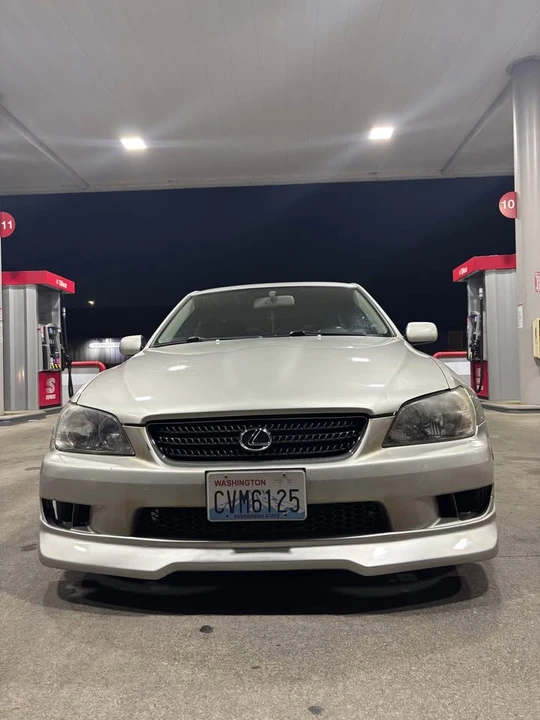 2004 Lexus IS 1st Gen - Image 8 of 11