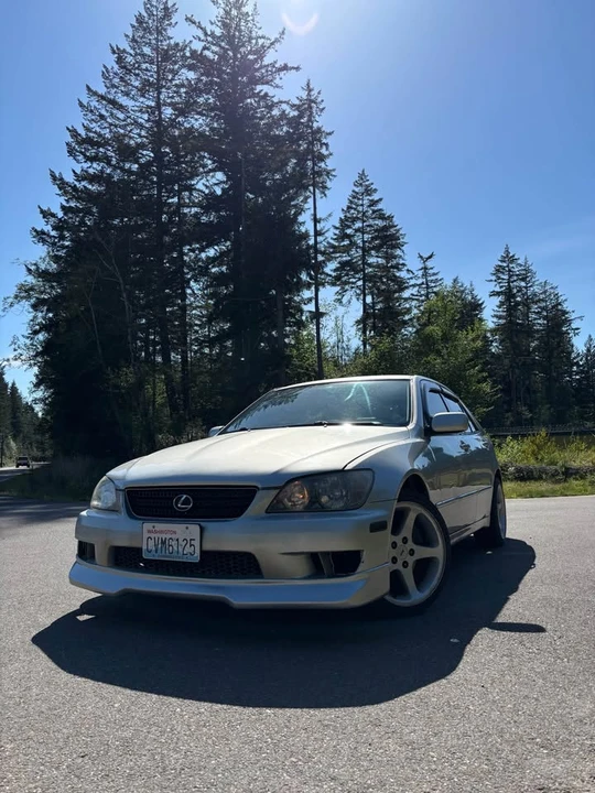 2004 Lexus IS 1st Gen - Image 4 of 11