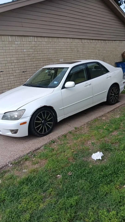 2004 Lexus IS 1st Gen - Image 2 of 10