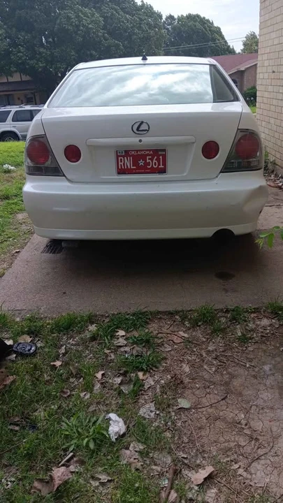 2004 Lexus IS 1st Gen - Image 4 of 10