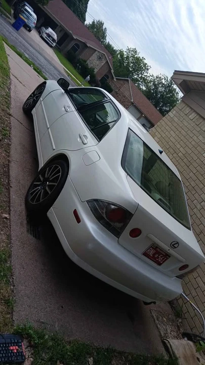 2004 Lexus IS 1st Gen - Image 3 of 10