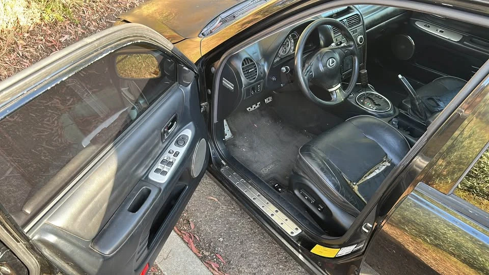 2004 Lexus IS 1st Gen - Image 11 of 18