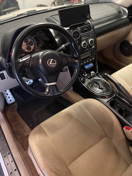 2004 Lexus IS 1st Gen - Image 8 of 13