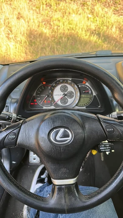 2004 Lexus IS 1st Gen - Image 13 of 18