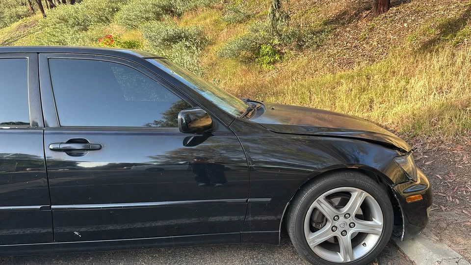 2004 Lexus IS 1st Gen - Image 4 of 18