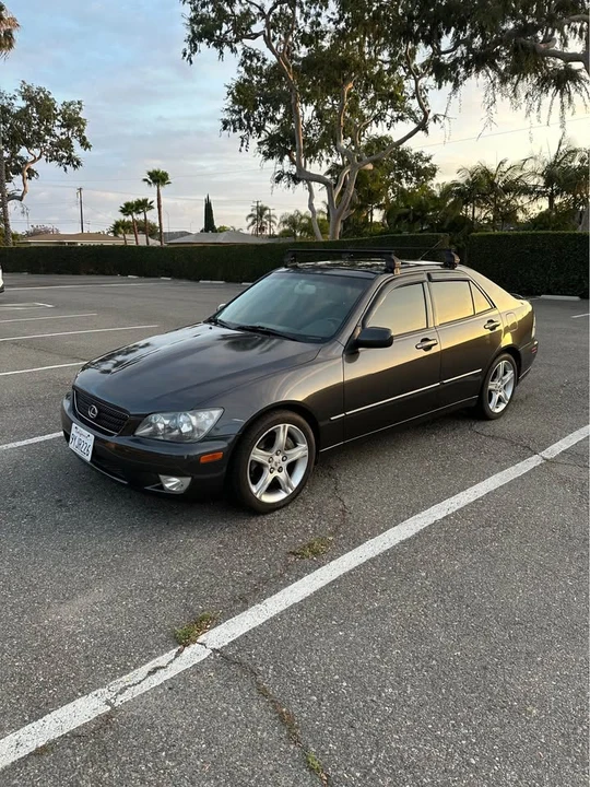2004 Lexus IS 1st Gen - Image 2 of 20