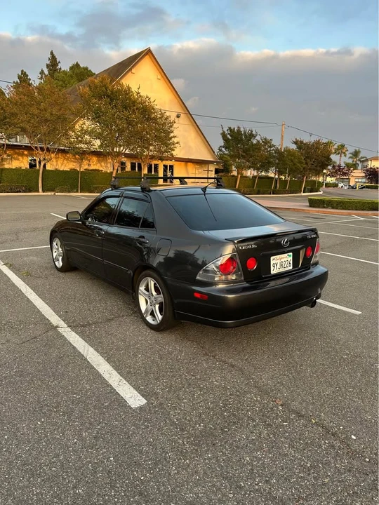 2004 Lexus IS 1st Gen - Image 12 of 20