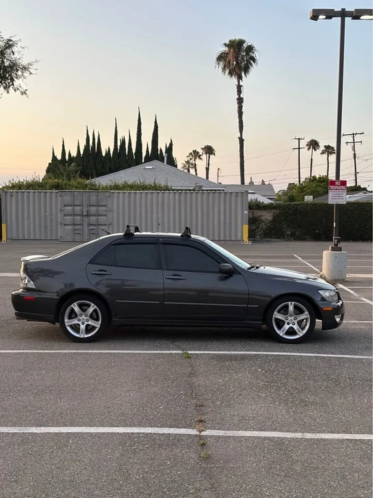2004 Lexus IS 1st Gen - Image 7 of 20