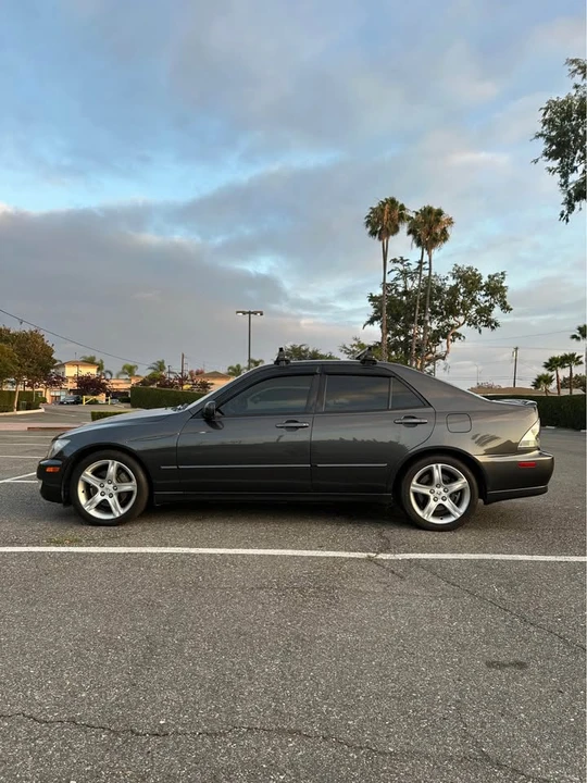 2004 Lexus IS 1st Gen - Image 3 of 20