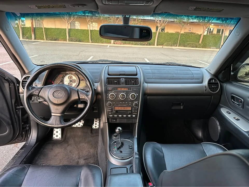 2004 Lexus IS 1st Gen - Image 18 of 20