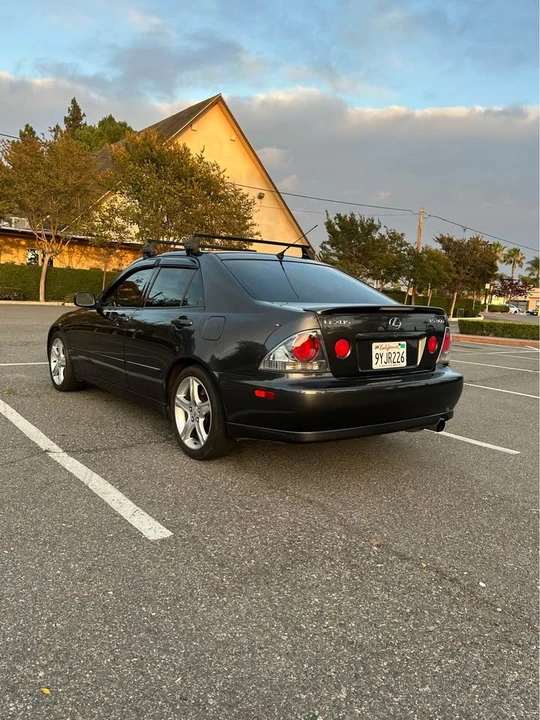 2004 Lexus IS 1st Gen - Image 4 of 20
