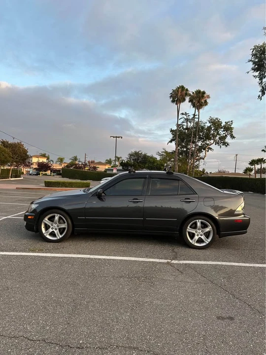 2004 Lexus IS 1st Gen - Image 14 of 20