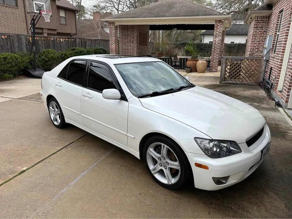 2004 Lexus IS 1st Gen - Image 4 of 13