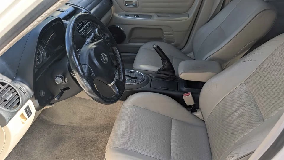 2004 Lexus IS 1st Gen - Image 9 of 11