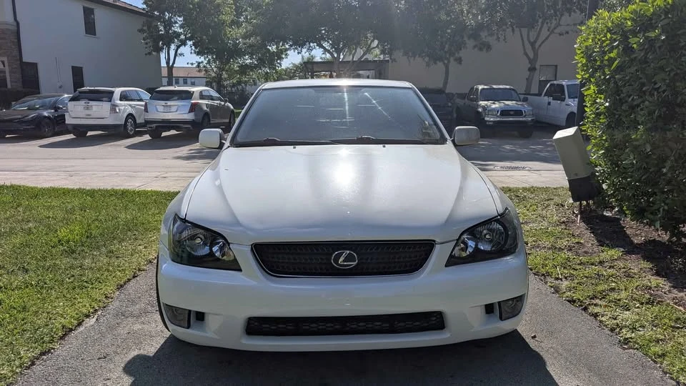 2004 Lexus IS 1st Gen - Image 2 of 11