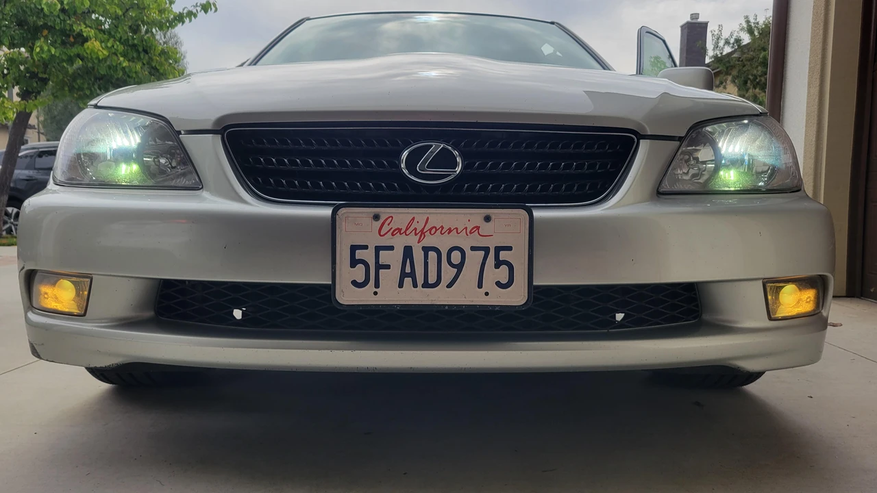 2004 Lexus IS 1st Gen - Image 11 of 17