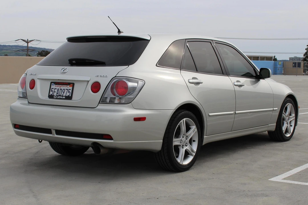 2004 Lexus IS 1st Gen - Image 4 of 17