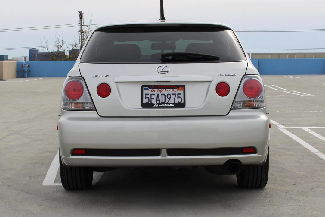 2004 Lexus IS 1st Gen - Image 5 of 17