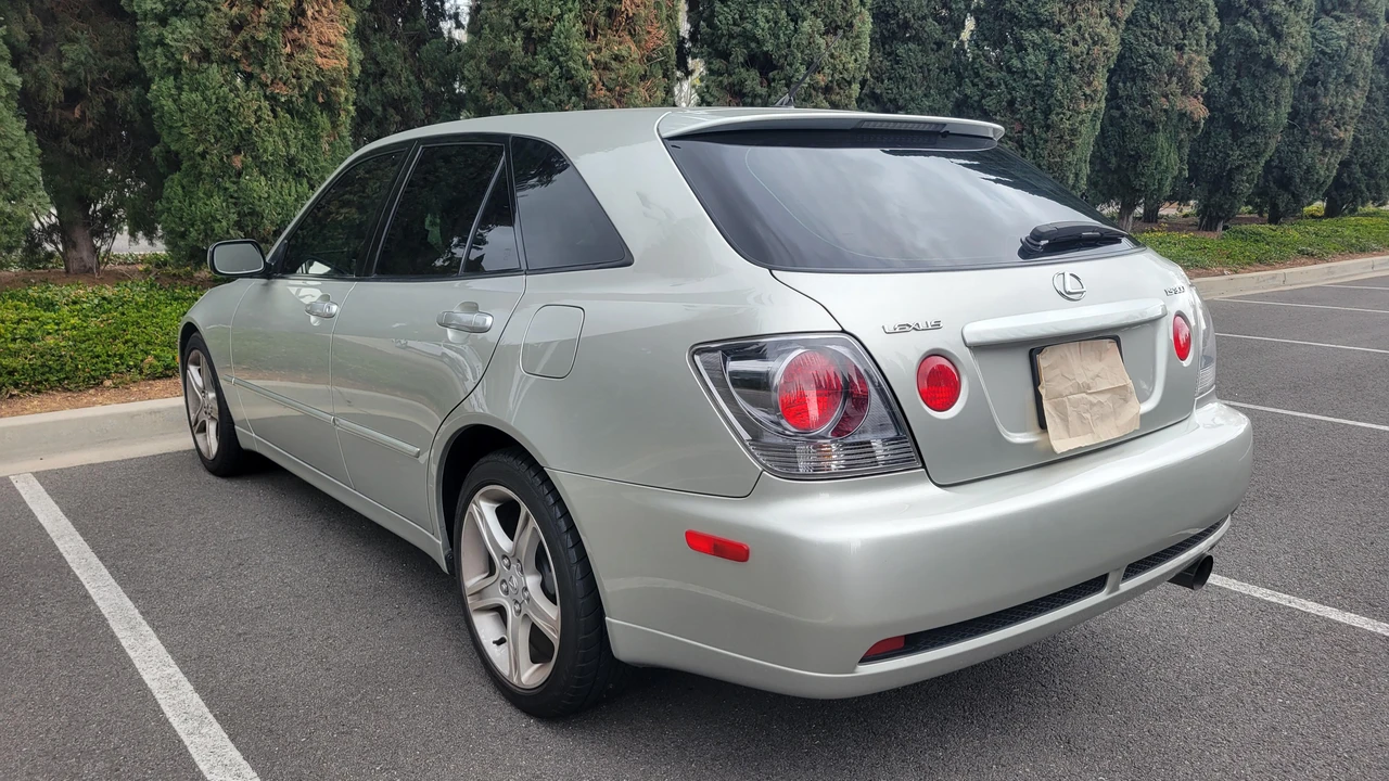 2004 Lexus IS 1st Gen - Image 8 of 17