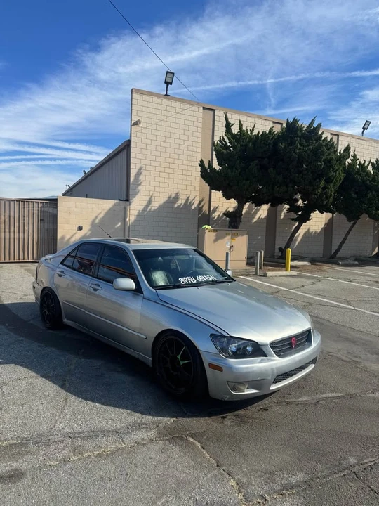 2004 Lexus IS 1st Gen - Image 2 of 10