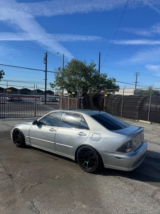 2004 Lexus IS 1st Gen - Image 4 of 10