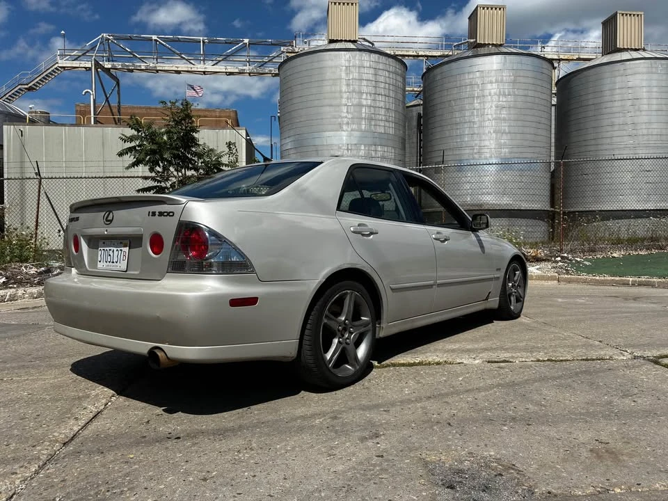 2004 Lexus IS 1st Gen - Image 5 of 13