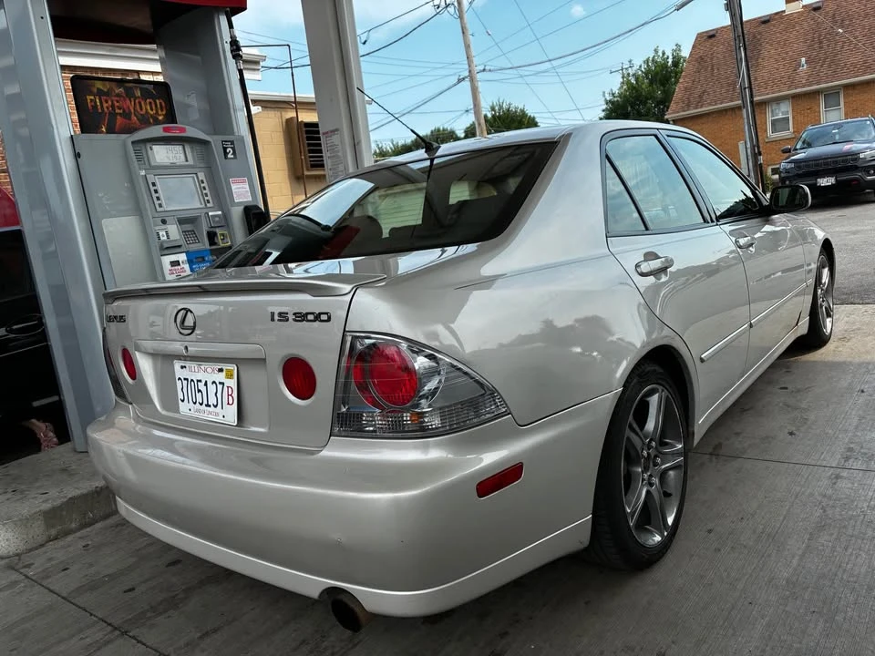 2004 Lexus IS 1st Gen - Image 11 of 13
