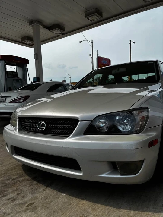 2004 Lexus IS 1st Gen - Image 12 of 13