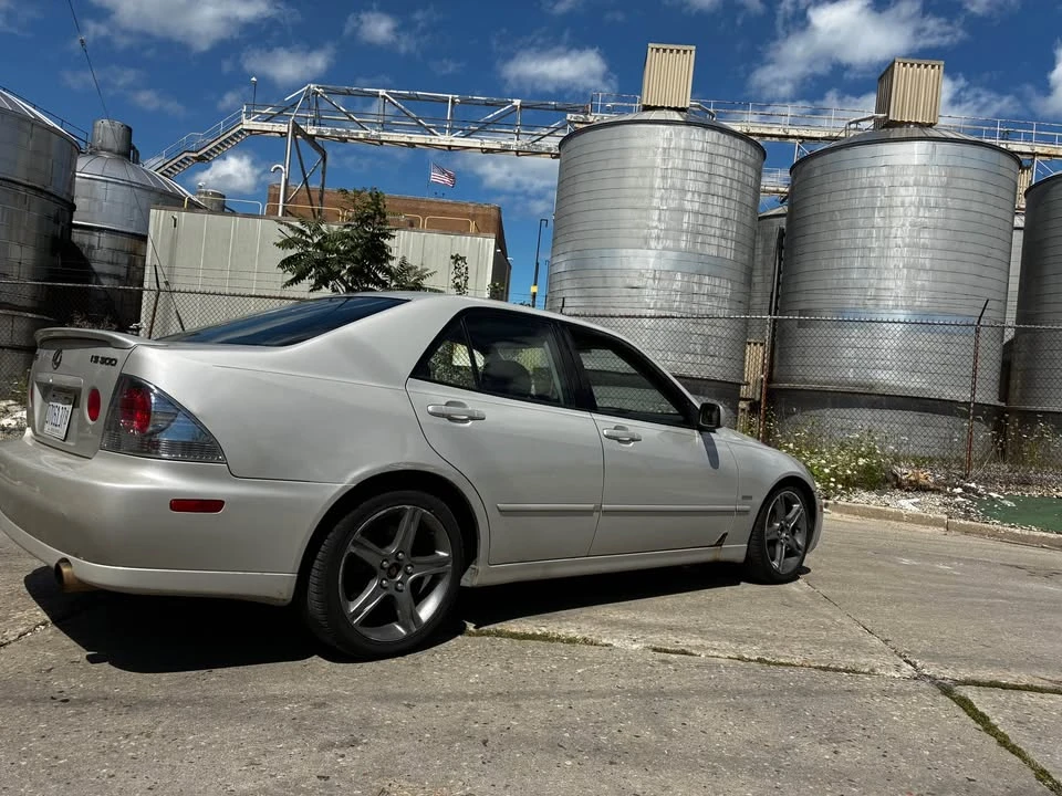 2004 Lexus IS 1st Gen - Image 2 of 13