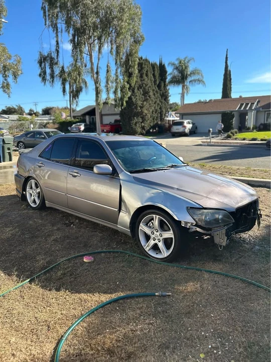 2004 Lexus IS 1st Gen - Image 4 of 16