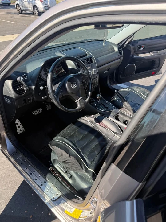2004 Lexus IS 1st Gen - Image 6 of 11