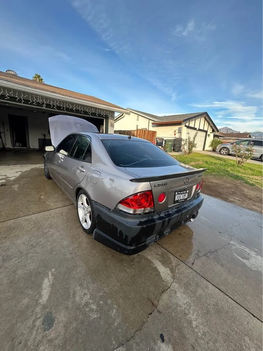 2004 Lexus IS 1st Gen - Image 9 of 16